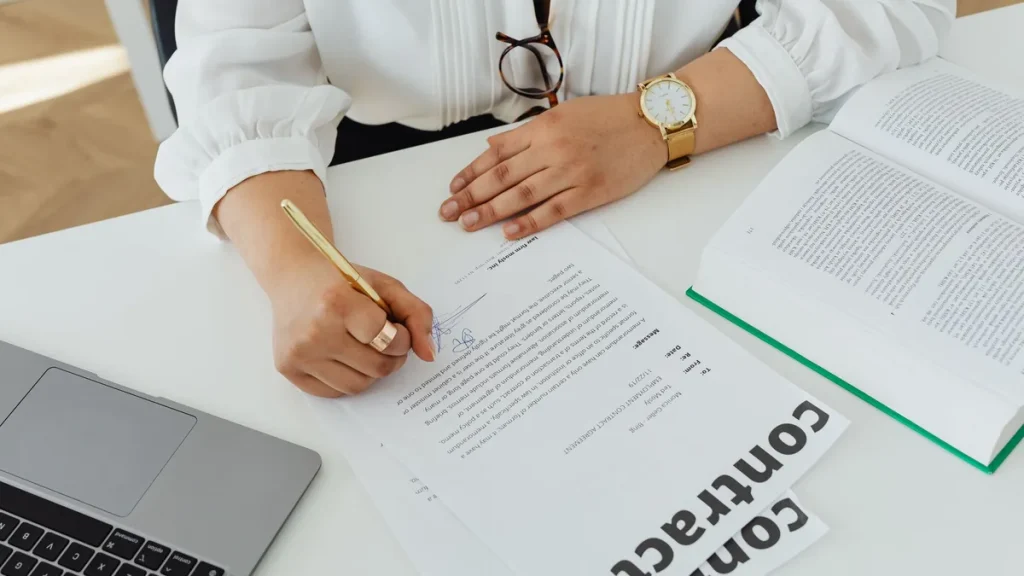 ¿Es obligatorio firmar la carta de despido? Qué poner para no perder tus derechos
