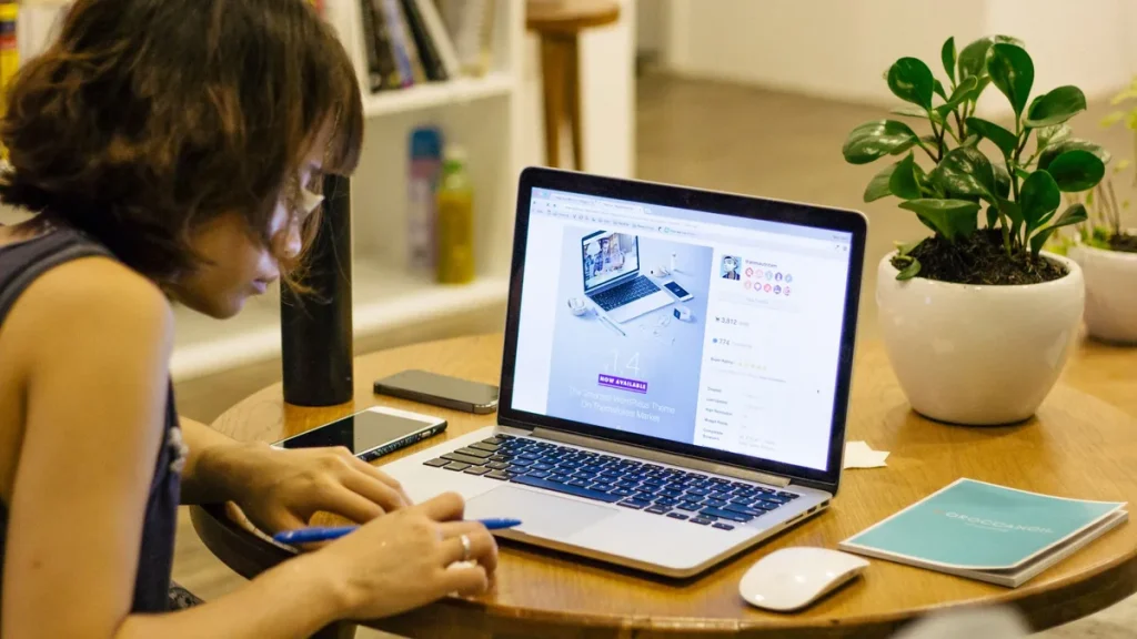 Regulación legal del Teletrabajo en España: guía completa sobre derechos, obligaciones y límites legales según las resoluciones judiciales recientes